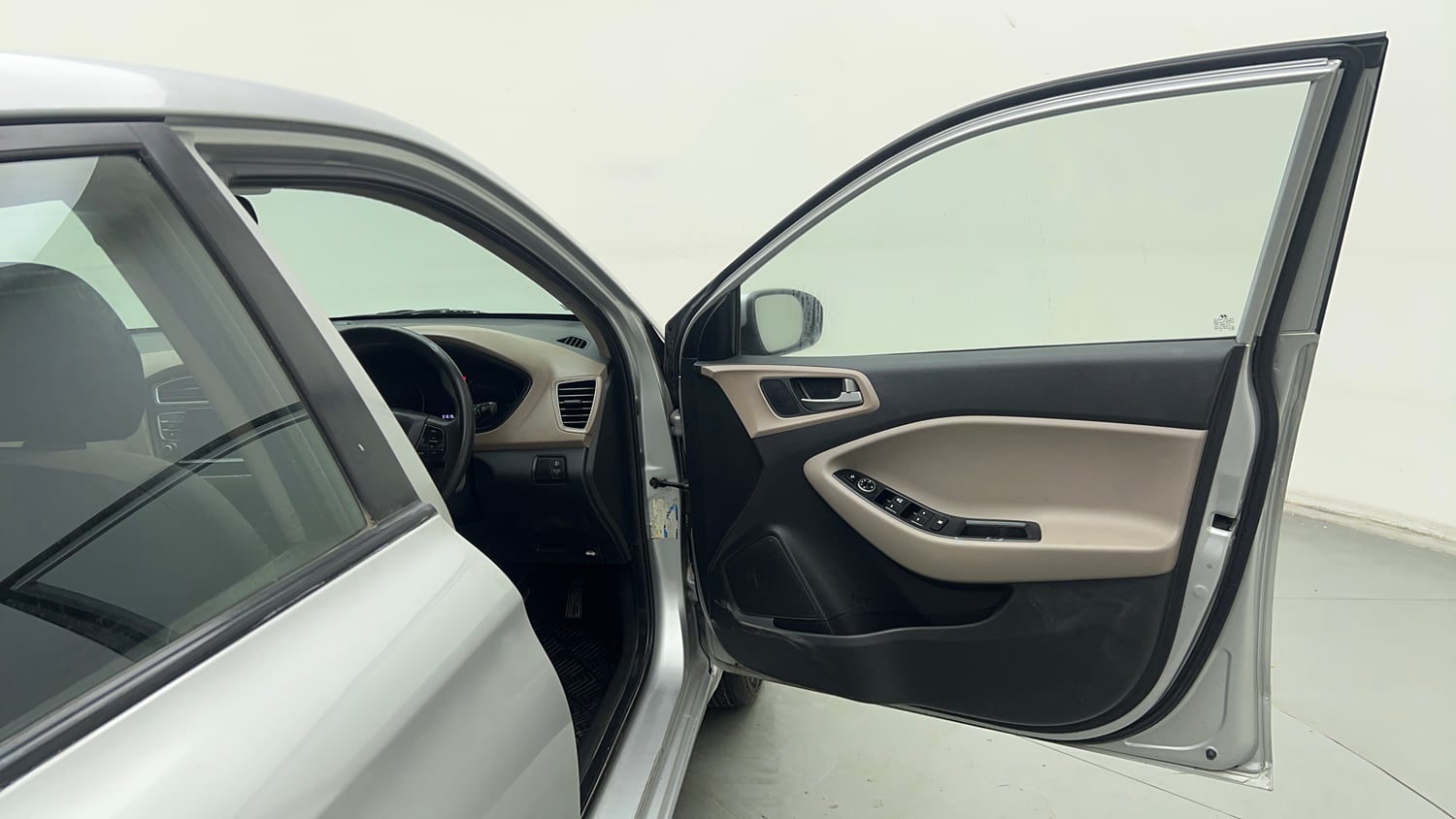 Used 2018 Hyundai Elite i20 Asta 1.2 AT Petrol Automatic interior RIGHT FRONT DOOR OPEN VIEW