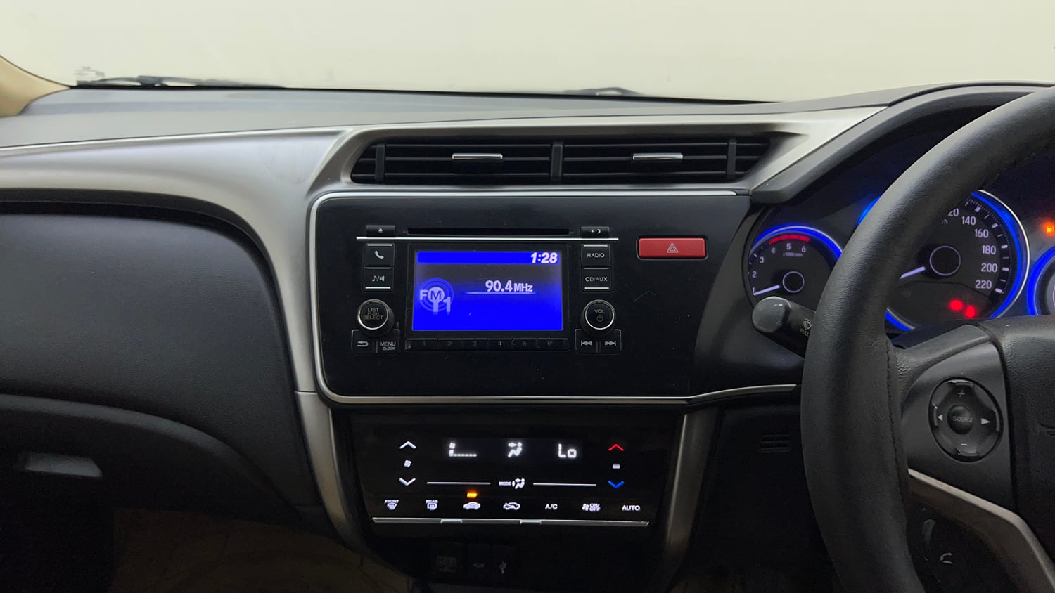 Used 2014 Honda City SV Diesel Diesel Manual top_features Integrated (in-dash) music system