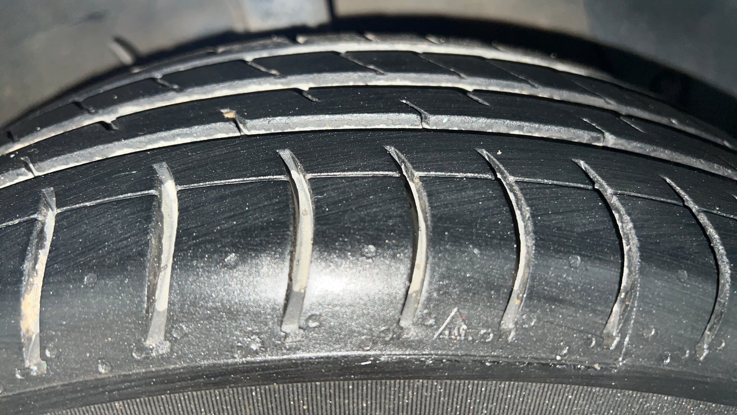 Used 2021 Hyundai Grand i10 Nios Sportz AMT 1.2 Kappa VTVT Petrol Automatic tyres RIGHT FRONT TYRE TREAD VIEW