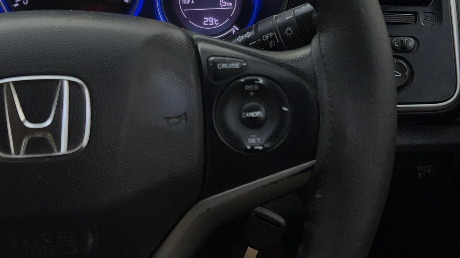 Used 2014 Honda City SV Diesel Diesel Manual top_features Cruise control