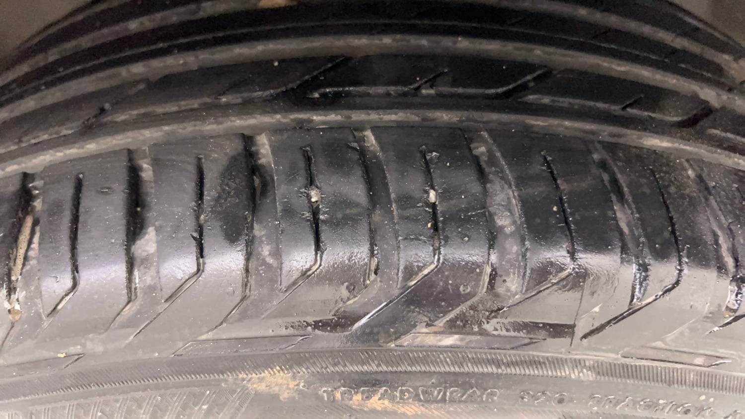 Used 2023 Jeep Compass Limited (O) 2.0 Diesel Diesel Manual tyres RIGHT FRONT TYRE TREAD VIEW
