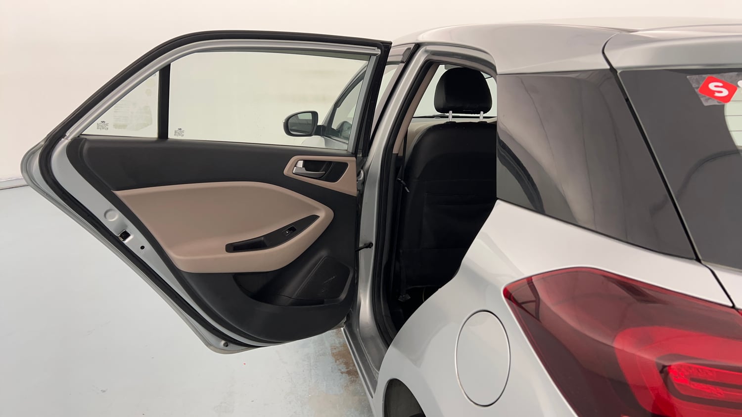 Used 2019 Hyundai Elite i20 Sportz Plus 1.2 Petrol Manual interior LEFT REAR DOOR OPEN VIEW