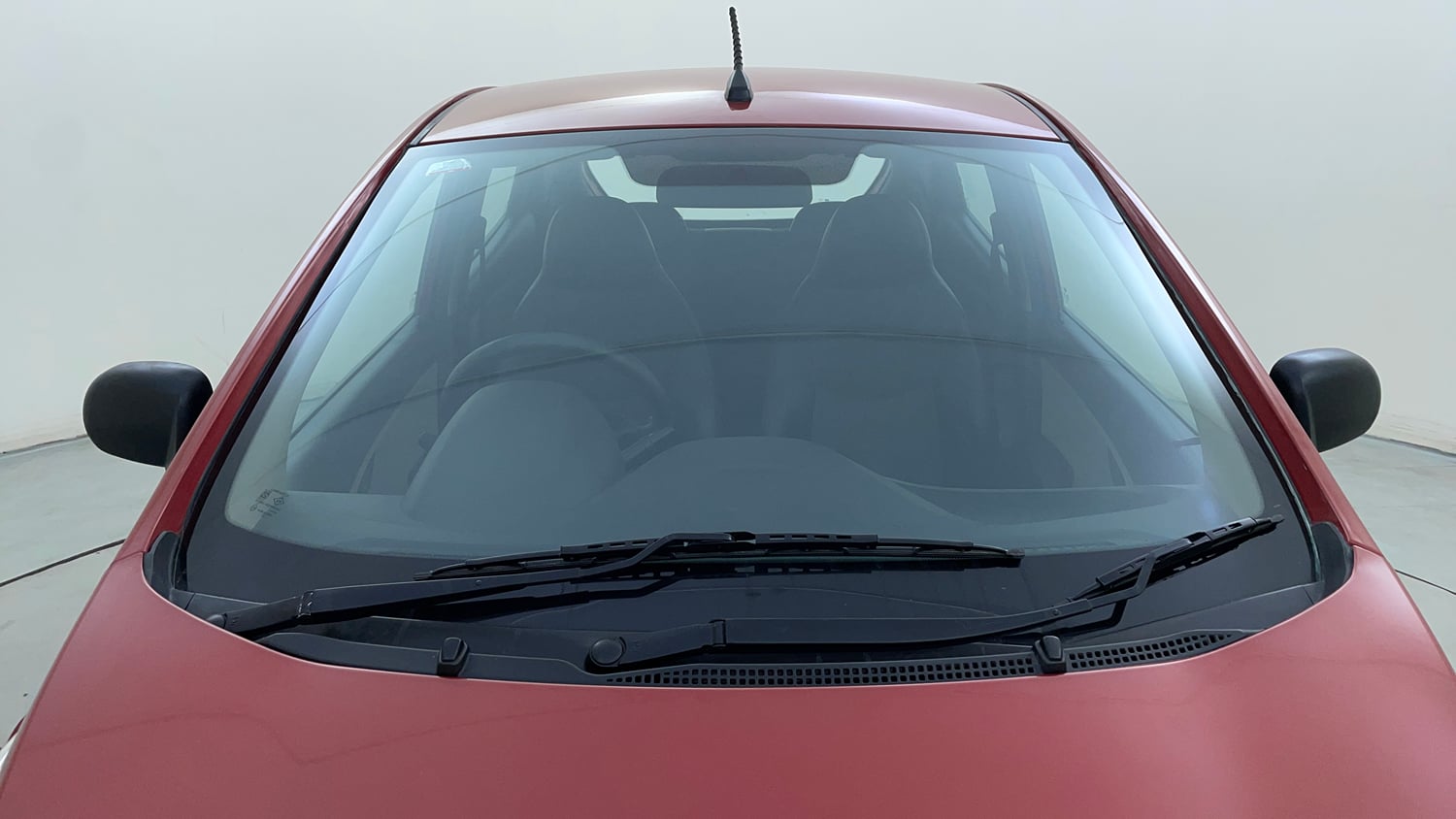 Used 2014 Hyundai Eon Era + Petrol Manual exterior FRONT WINDSHIELD VIEW