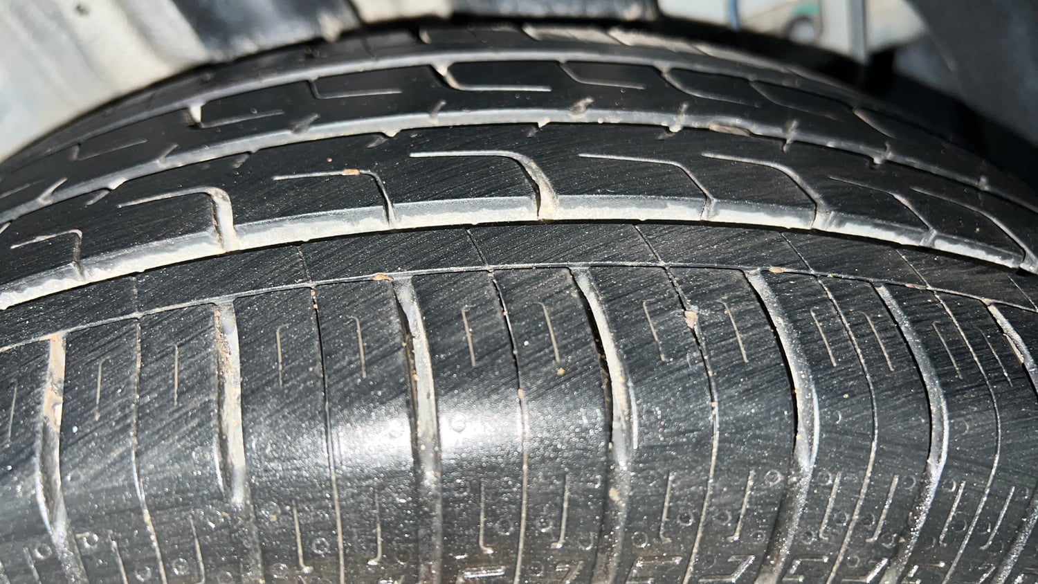 Used 2019 Hyundai Elite i20 Sportz Plus 1.2 Petrol Manual tyres LEFT REAR TYRE TREAD VIEW