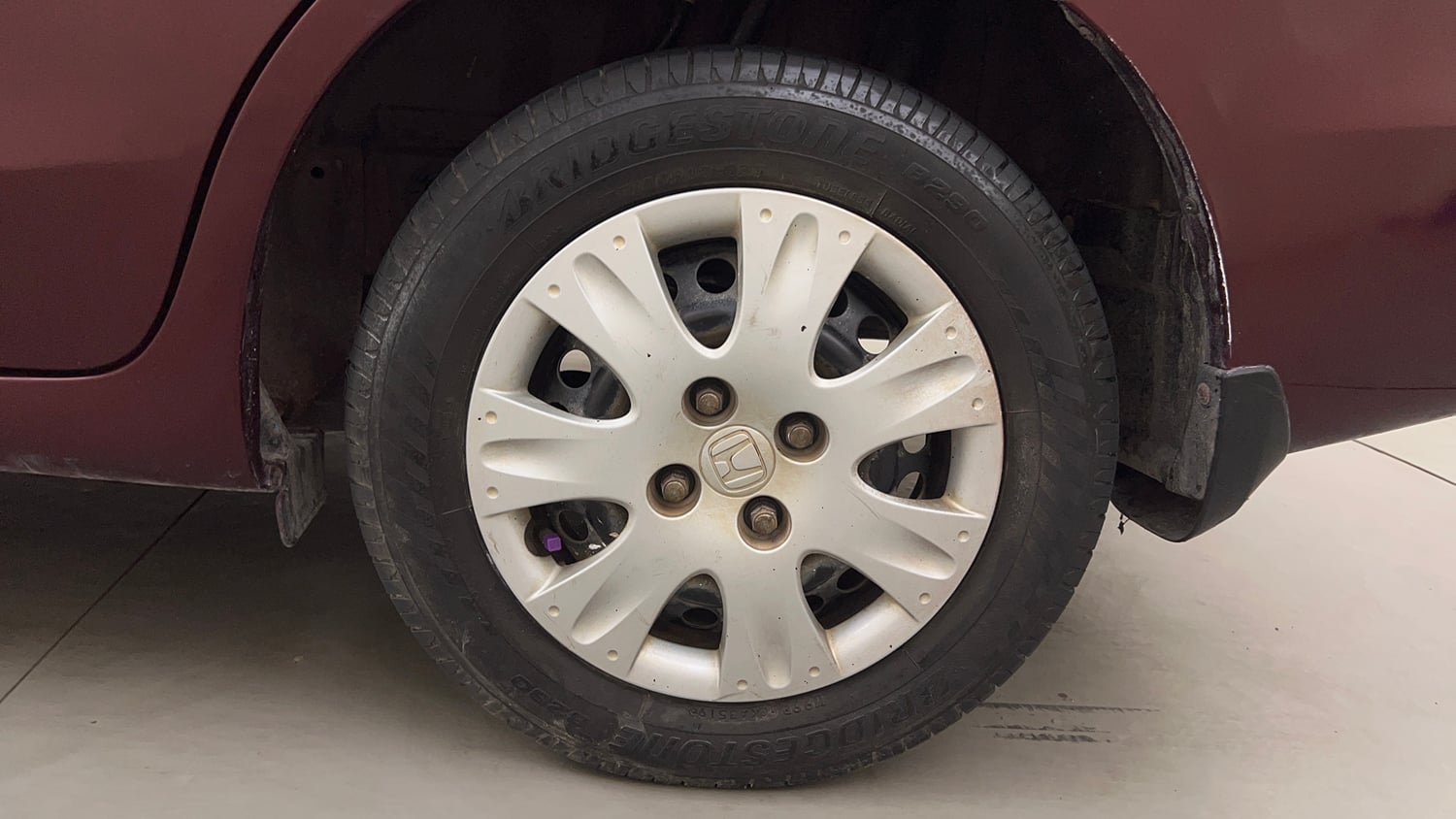 Used 2016 Honda Amaze 1.2 S i-VTEC Petrol Manual tyres LEFT REAR TYRE RIM VIEW