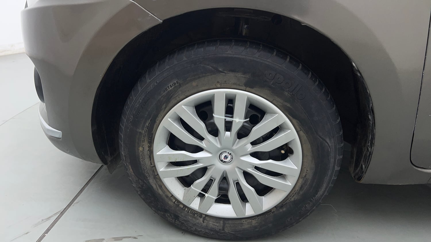 Used 2019 Maruti Suzuki Dzire VXi Petrol Manual tyres LEFT FRONT TYRE RIM VIEW