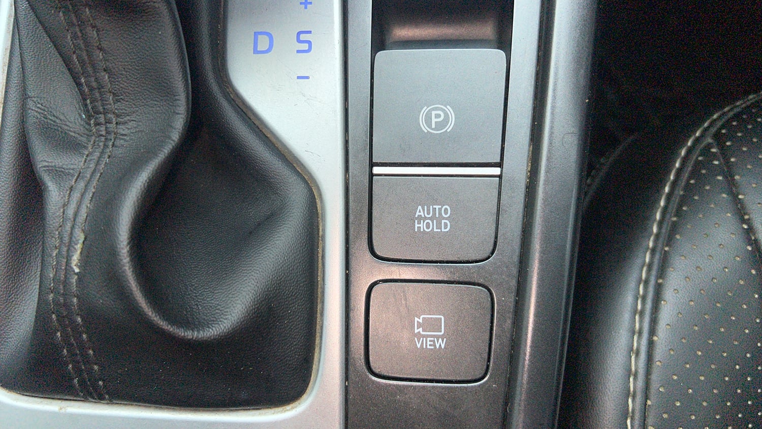 Used 2020 Hyundai Creta SX 1.5 Petrol IVT Petrol Automatic top_features Electronic parking brake