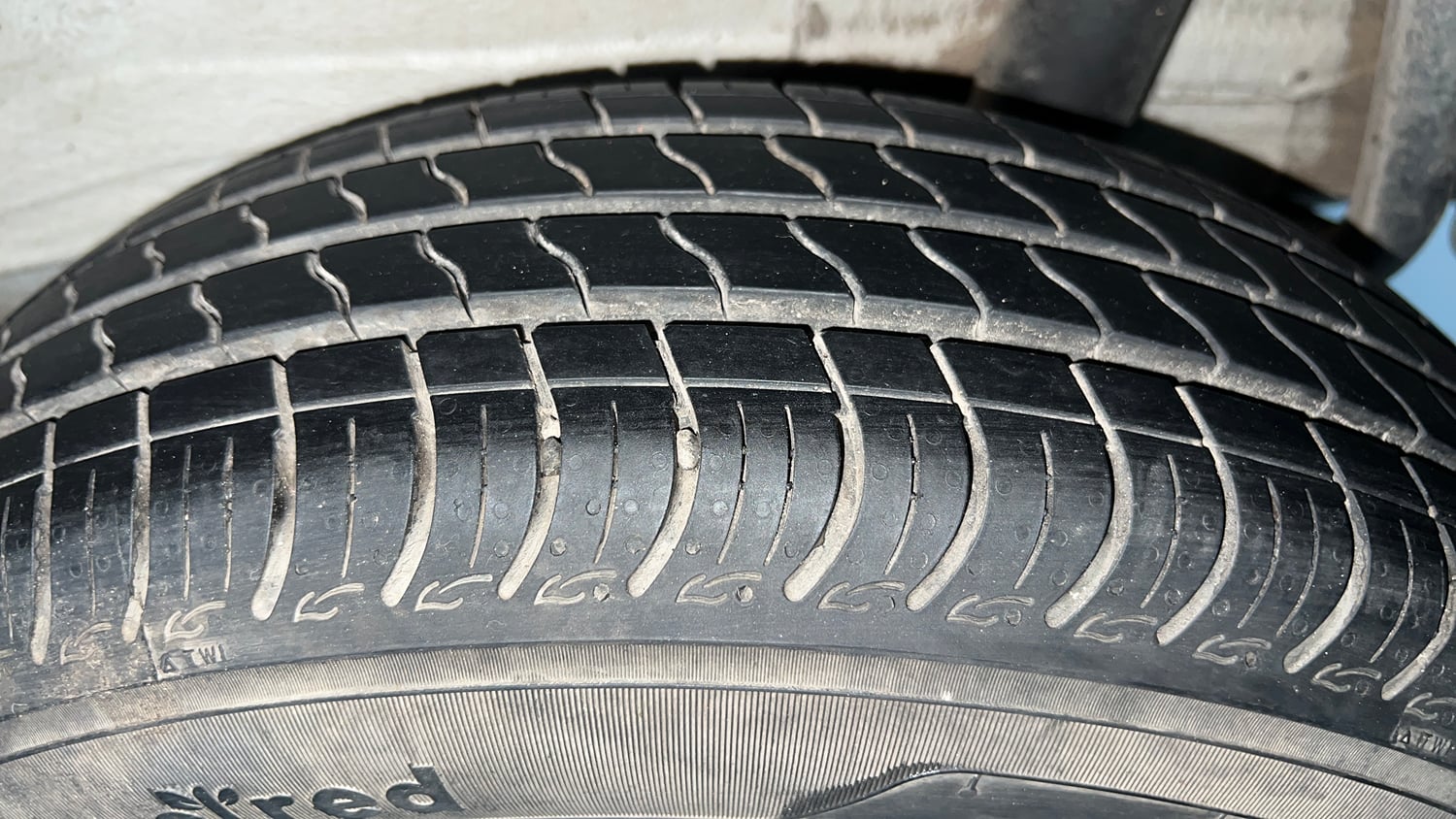 Used 2023 Maruti Suzuki S-Presso VXi Plus (O) AMT Petrol Automatic tyres LEFT REAR TYRE TREAD VIEW
