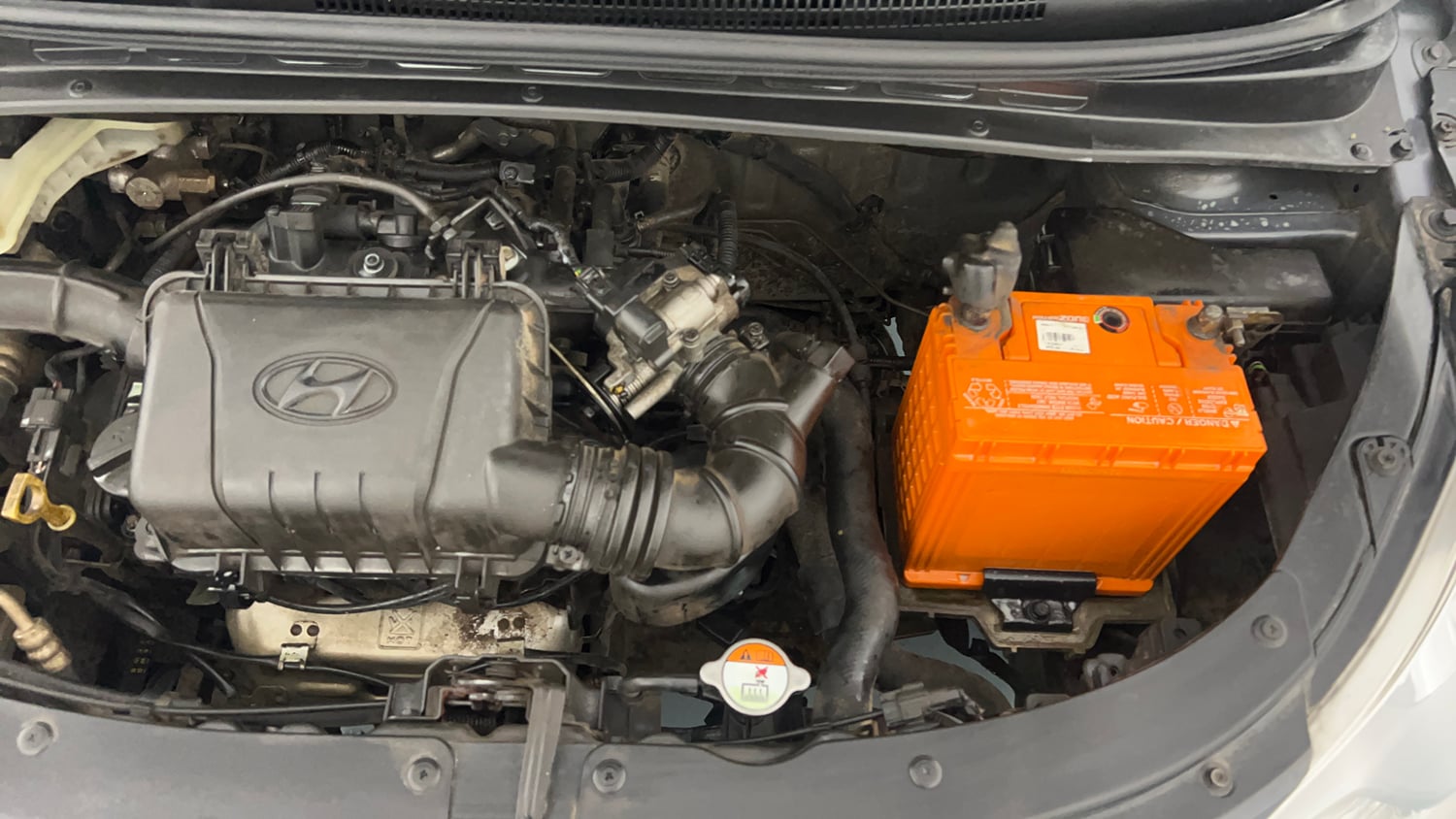 Used 2014 Hyundai i10 Sportz 1.1 iRDE2 Petrol Manual engine ENGINE LEFT SIDE VIEW