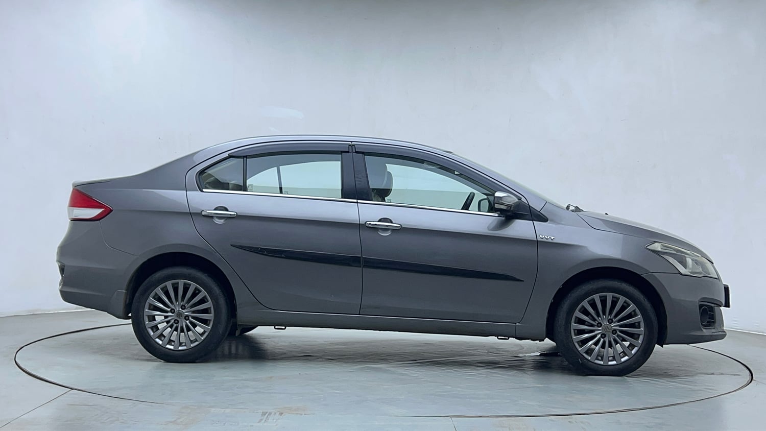 Used 2016 Maruti Suzuki Ciaz ZXI+ AT Petrol Automatic exterior RIGHT SIDE VIEW