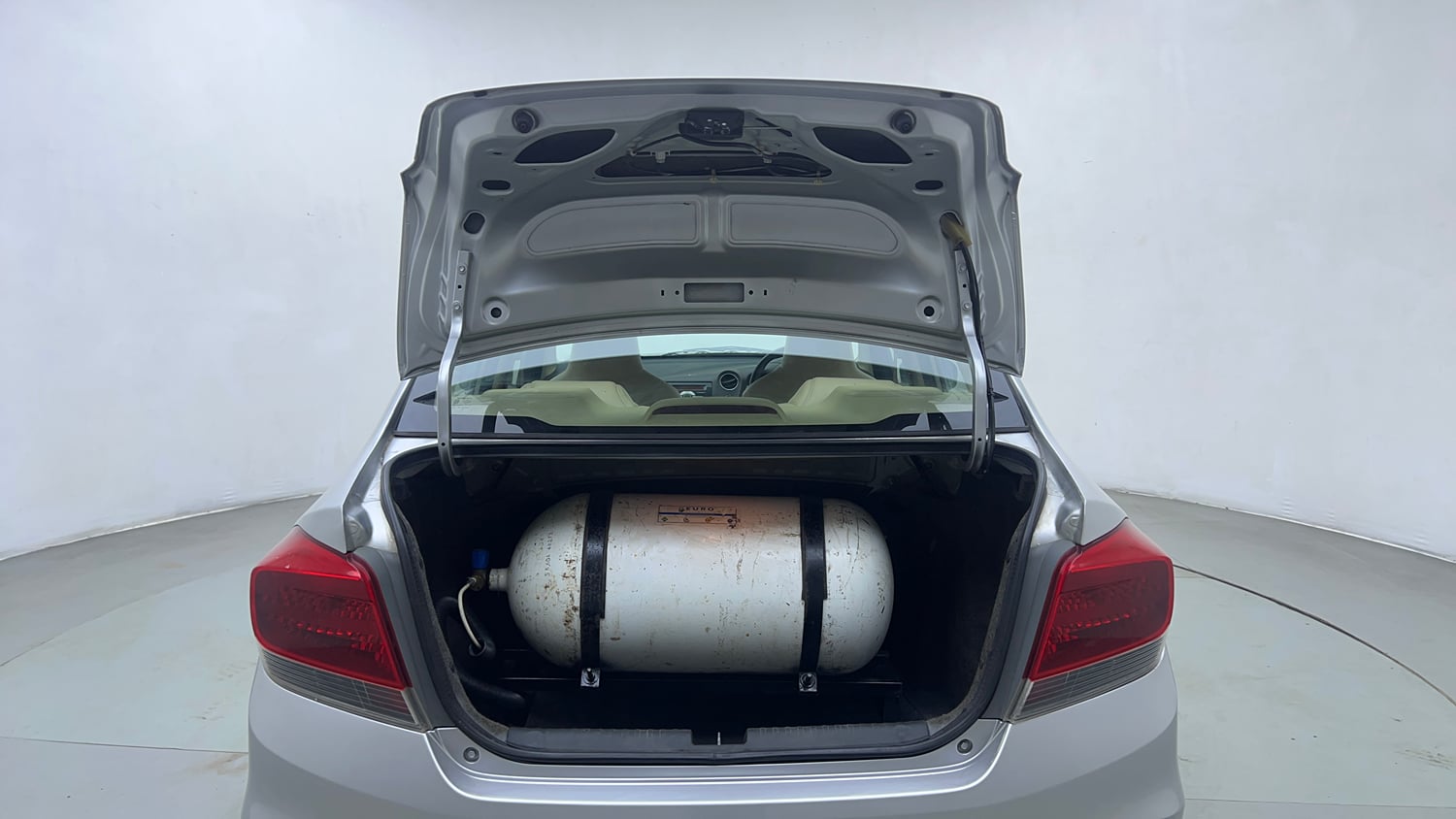 Used 2014 Honda Amaze 1.2 S i-VTEC CNG (Outside Fitted) Cng Manual interior DICKY DOOR OPEN VIEW