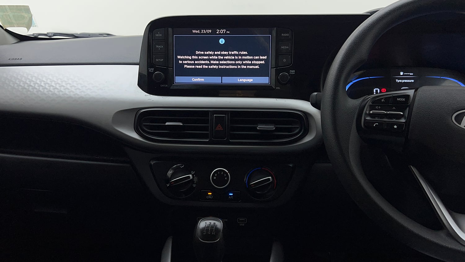 Used 2025 Hyundai Exter S 1.2 MT Petrol Manual interior MUSIC SYSTEM & AC CONTROL VIEW