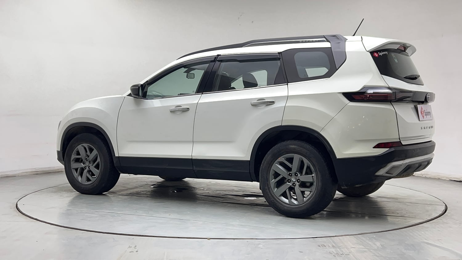 Used 2022 Tata Safari XTA Plus Diesel Automatic exterior LEFT REAR CORNER VIEW