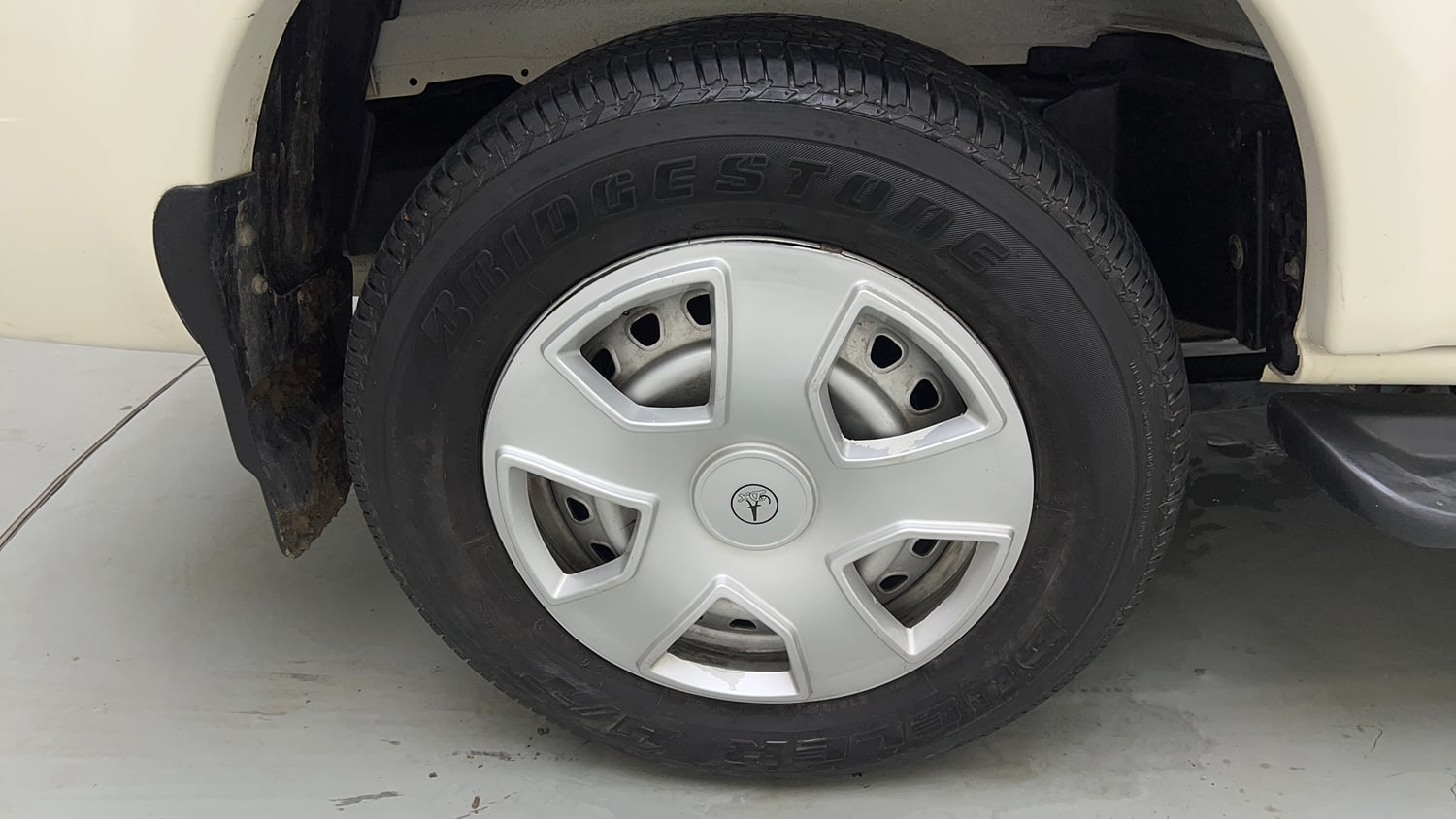 Used 2022 Mahindra Scorpio S5 Diesel Manual tyres RIGHT REAR TYRE RIM VIEW