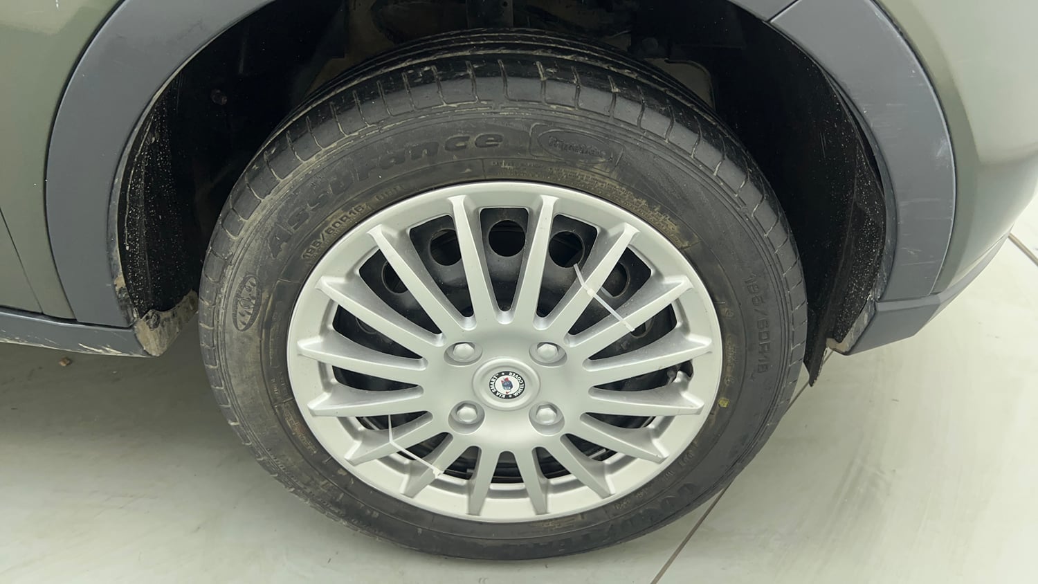 Used 2020 Tata Nexon XZ Petrol Manual tyres RIGHT FRONT TYRE RIM VIEW