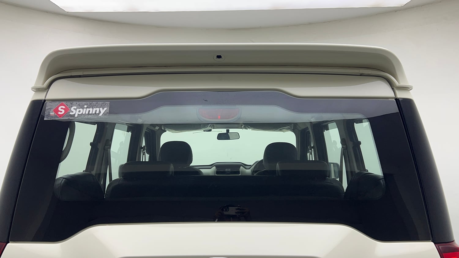 Used 2022 Mahindra Scorpio S5 Diesel Manual exterior BACK WINDSHIELD VIEW