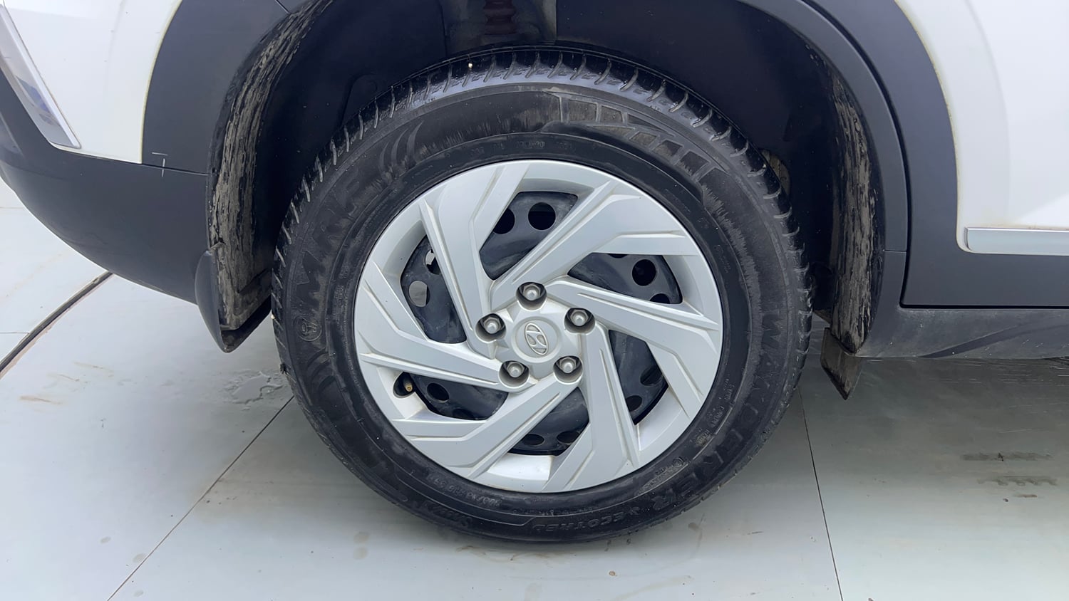 Used 2024 Hyundai Creta 1.5 MPi Petrol MT E Petrol Manual tyres RIGHT REAR TYRE RIM VIEW