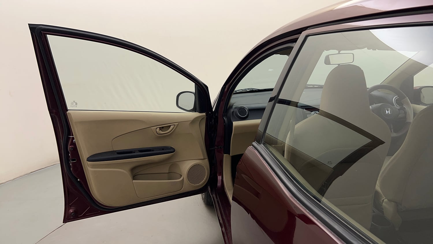 Used 2014 Honda Mobilio S Petrol Petrol Manual interior LEFT FRONT DOOR OPEN VIEW