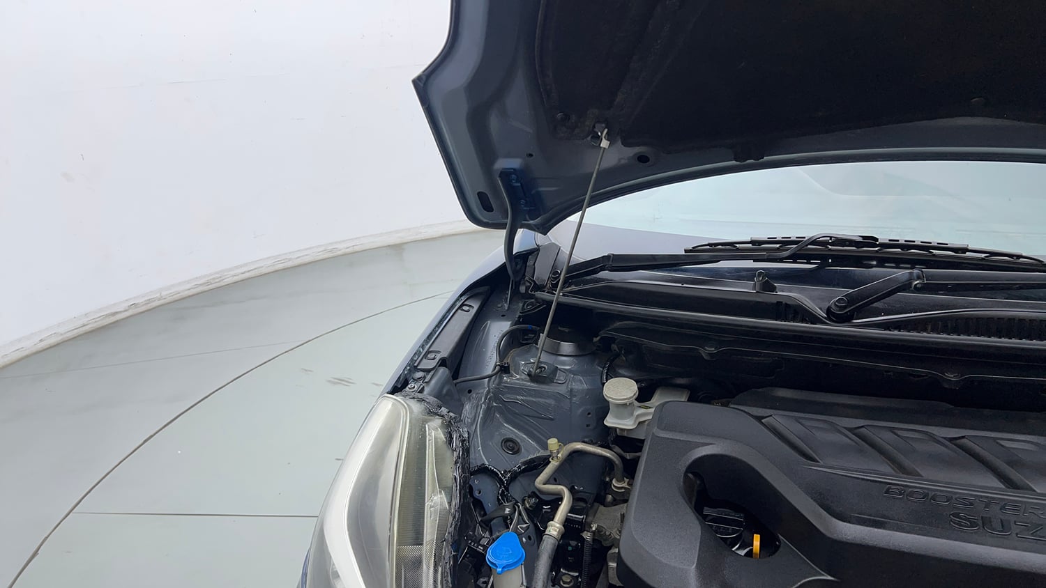 Used 2017 Maruti Suzuki Baleno RS 1.0 Petrol Manual engine ENGINE RIGHT SIDE HINGE & APRON VIEW