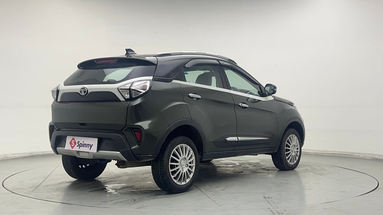 Used 2020 Tata Nexon XZ Petrol Manual exterior RIGHT REAR CORNER VIEW
