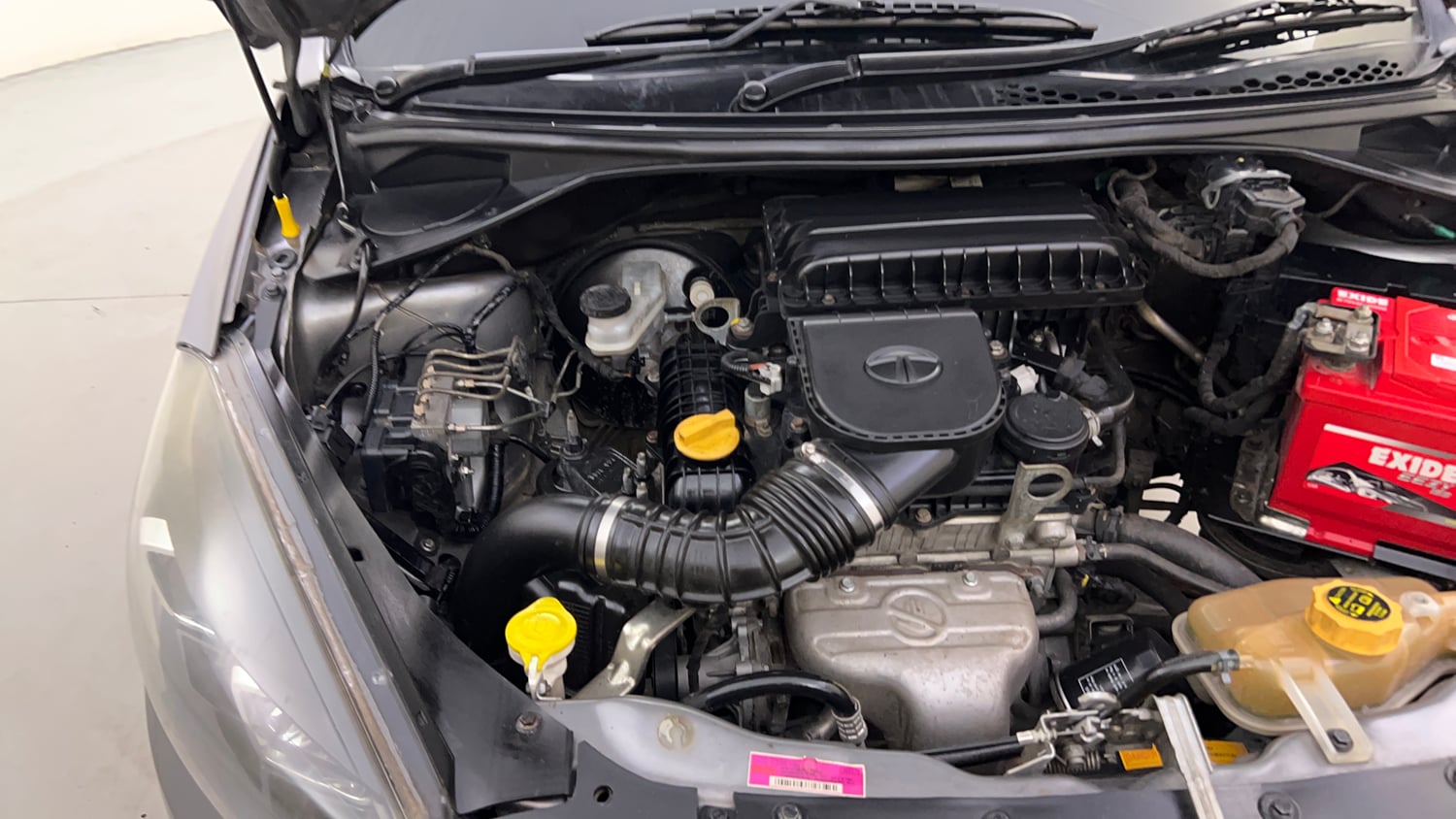 Used 2019 Tata Tigor Revotron XZ+ Petrol Manual engine ENGINE RIGHT SIDE HINGE & APRON VIEW