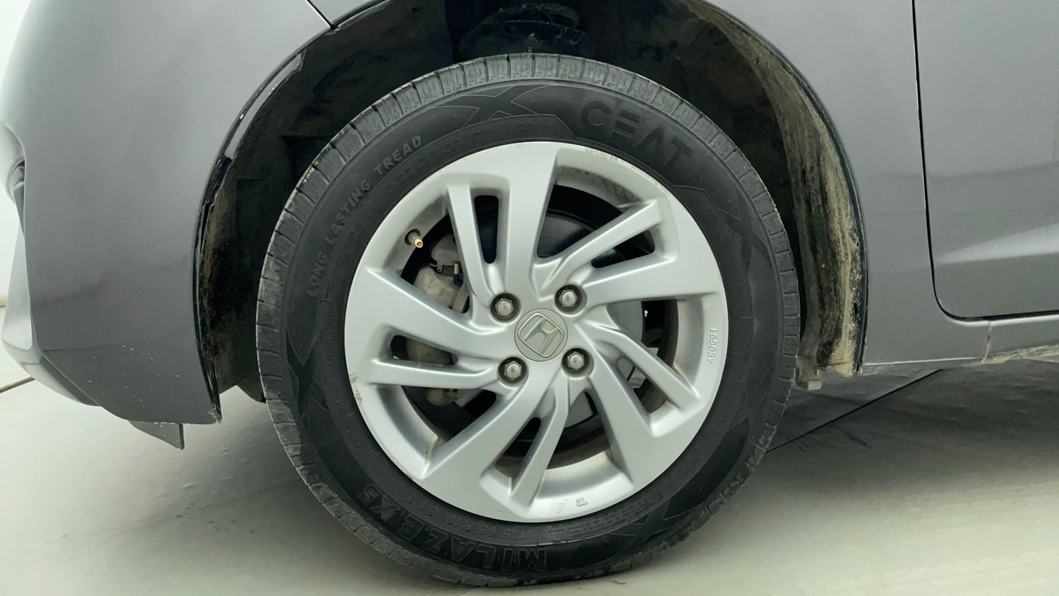 Used 2019 Honda Jazz VX CVT Petrol Petrol Automatic tyres LEFT FRONT TYRE RIM VIEW