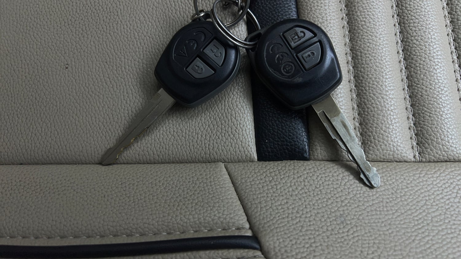 Used 2019 Maruti Suzuki Dzire VXi Petrol Manual extra CAR KEY VIEW