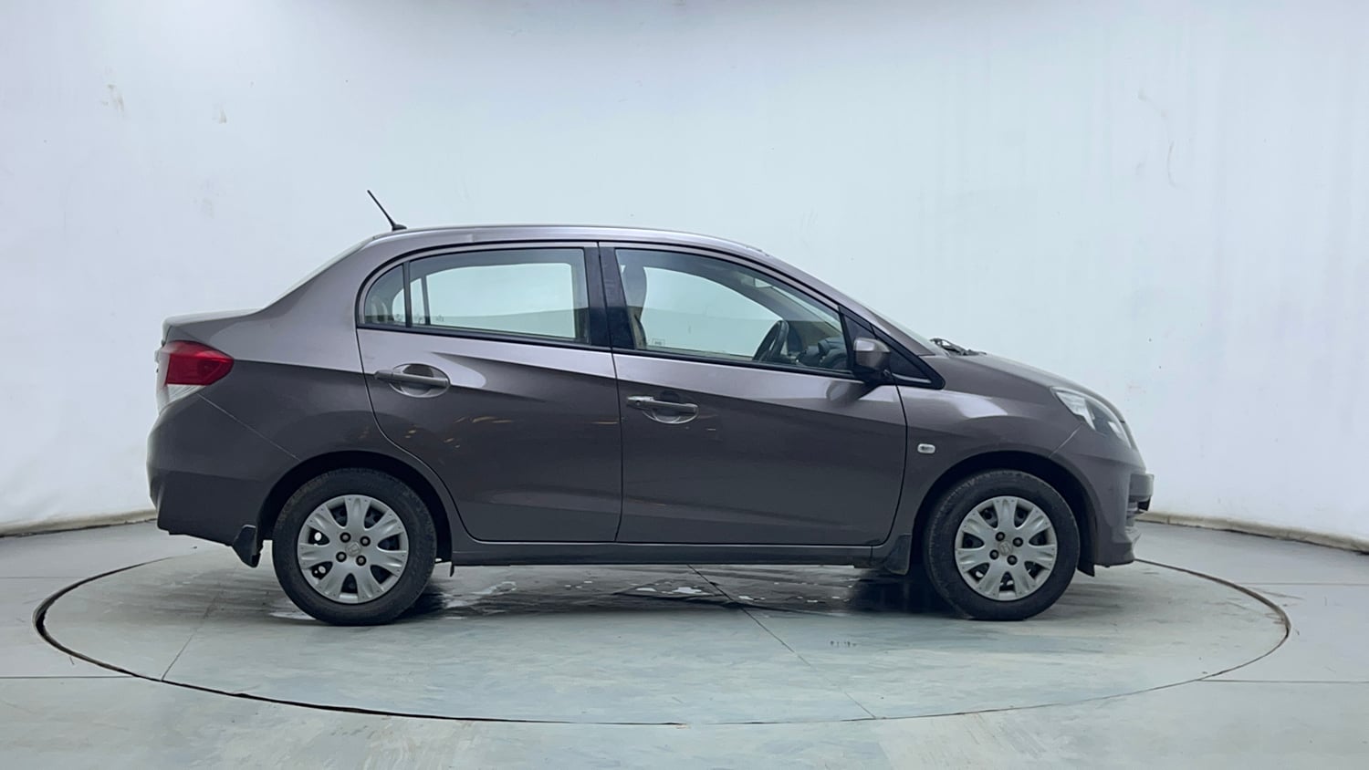 Used 2014 Honda Amaze 1.2 S i-VTEC Petrol Manual exterior RIGHT SIDE VIEW