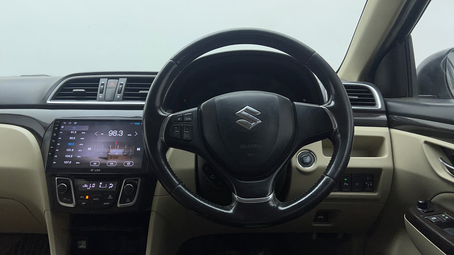 Used 2017 Maruti Suzuki Ciaz Alpha 1.4 MT Petrol Manual interior STEERING VIEW