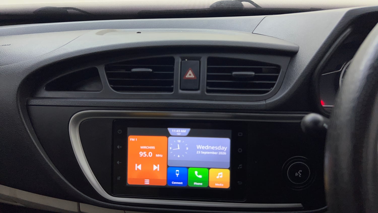 Used 2020 Maruti Suzuki Alto 800 Vxi Plus Petrol Manual top_features Touch screen infotainment system