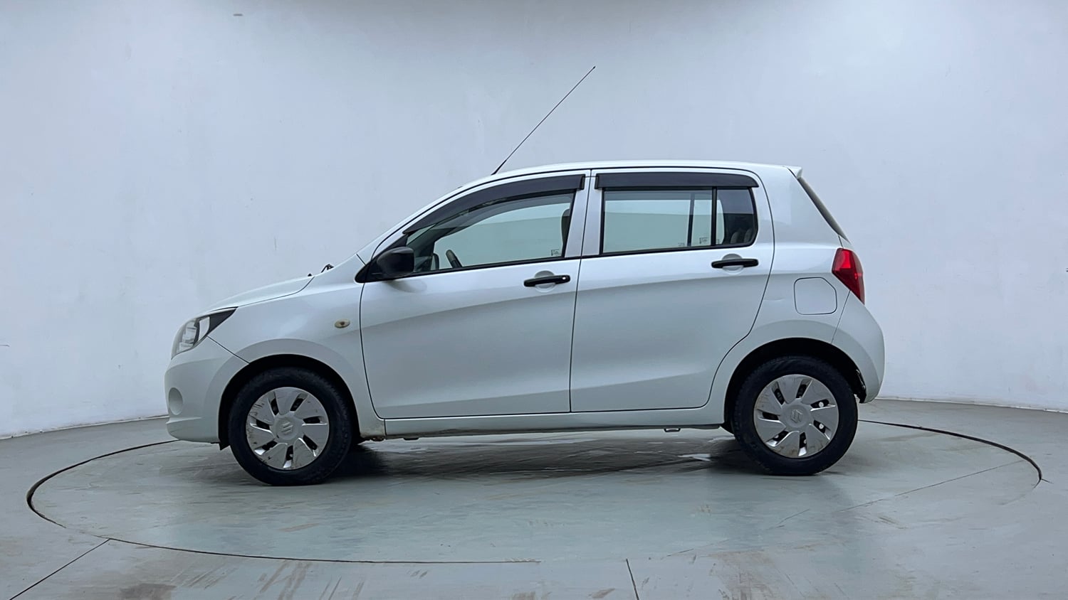 Used 2014 Maruti Suzuki Celerio VXi Petrol Manual exterior LEFT SIDE VIEW
