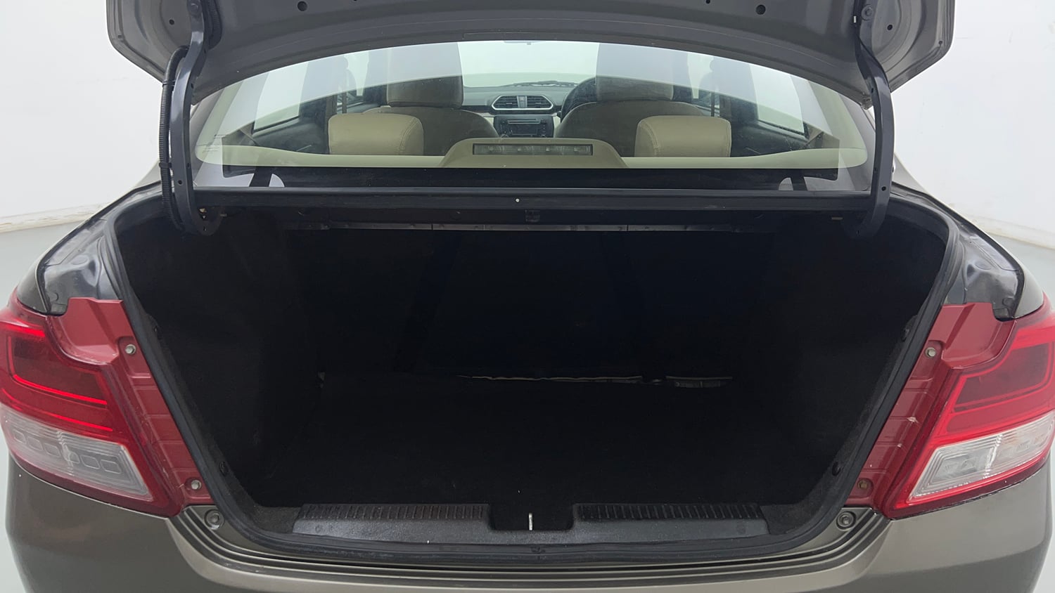 Used 2019 Maruti Suzuki Dzire VXi Petrol Manual interior DICKY INSIDE VIEW