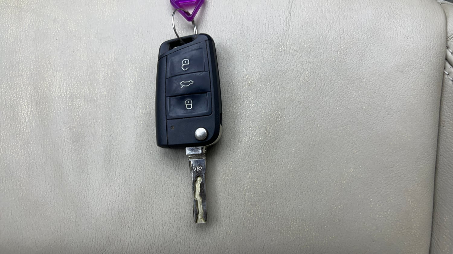 Used 2018 Skoda Octavia 1.8 TSI Style AT Petrol Automatic extra CAR KEY VIEW