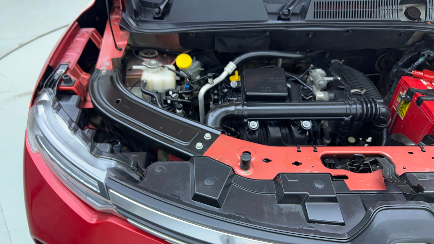 Used 2021 Renault Kiger RXT (O) MT Dual Tone Petrol Manual engine ENGINE RIGHT SIDE VIEW