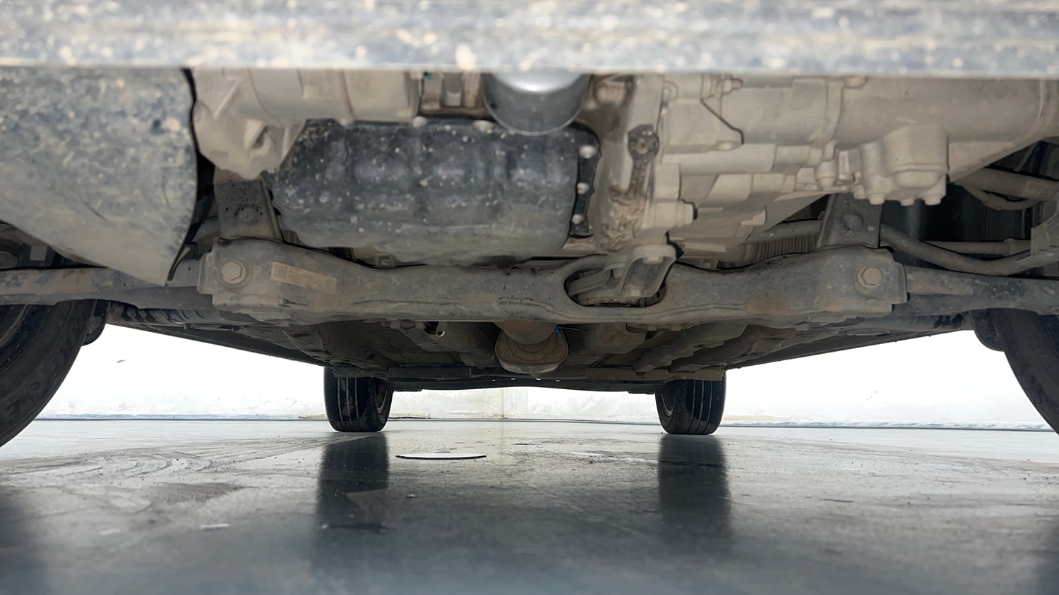 Used 2024 Skoda Slavia Style 1.0L TSI MT Petrol Manual extra FRONT LEFT UNDERBODY VIEW