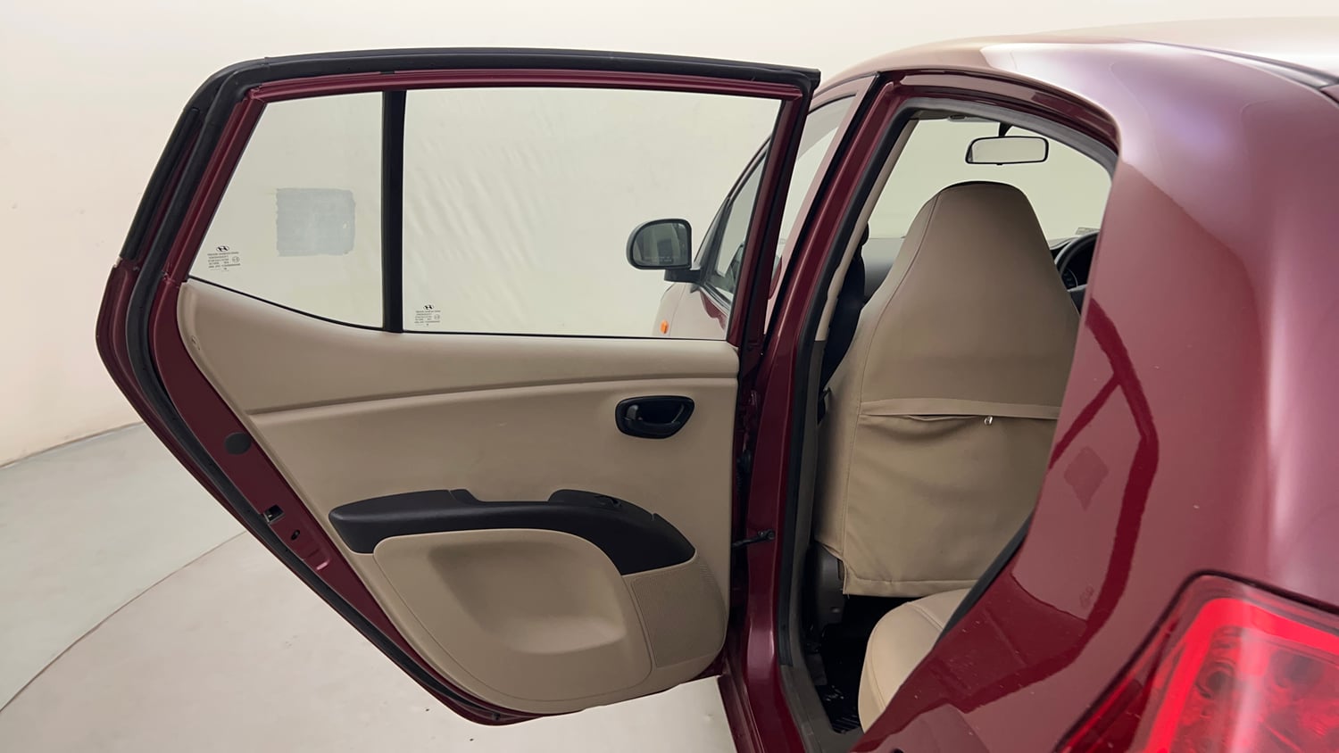 Used 2015 Hyundai i10 Magna 1.1 iRDE2 Petrol Manual interior LEFT REAR DOOR OPEN VIEW