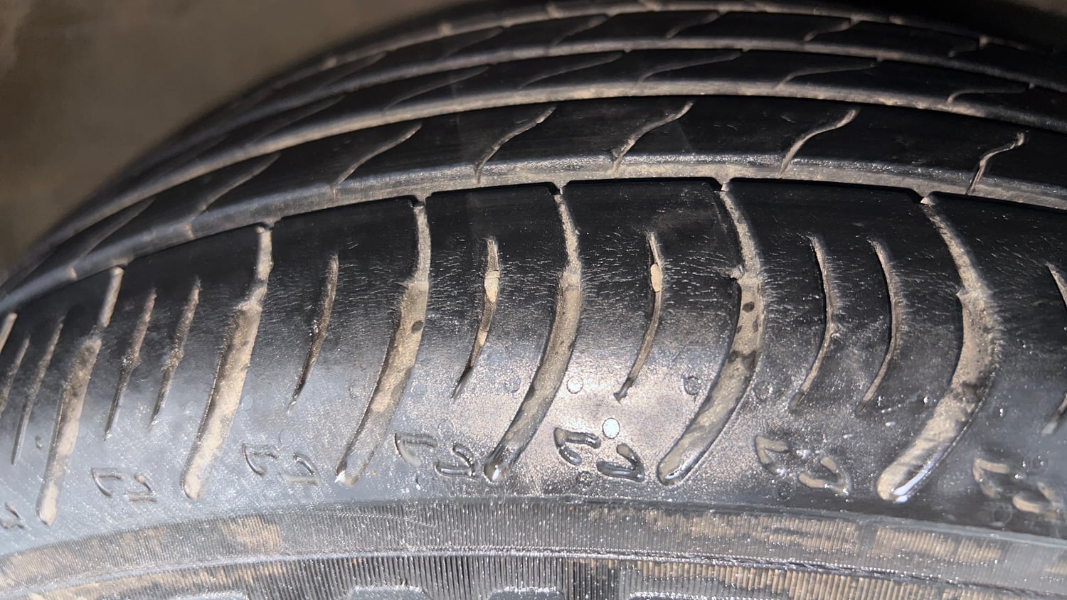 Used 2017 Maruti Suzuki Ciaz Alpha 1.4 MT Petrol Manual tyres RIGHT FRONT TYRE TREAD VIEW