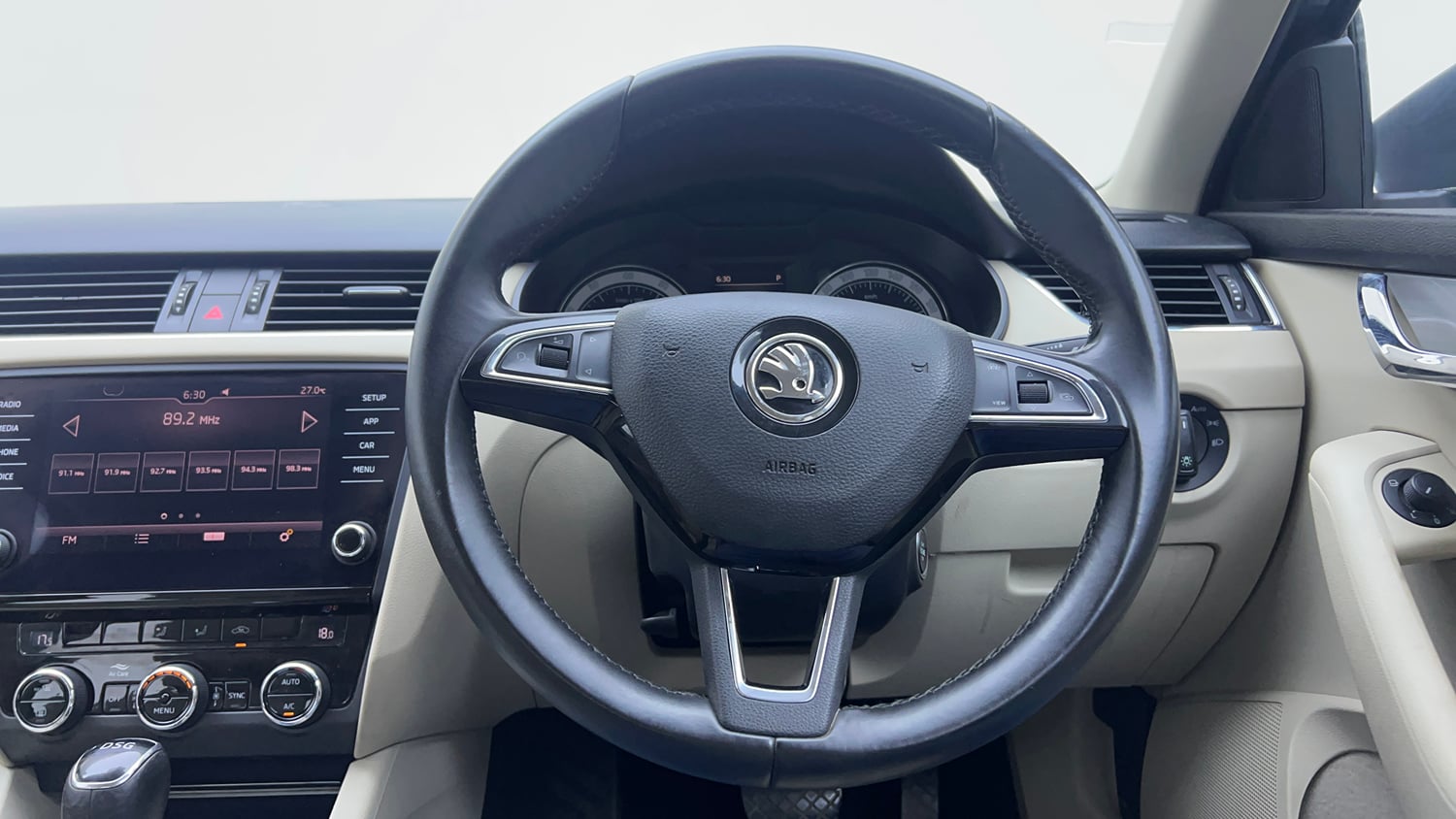 Used 2018 Skoda Octavia 1.8 TSI Style AT Petrol Automatic interior STEERING VIEW