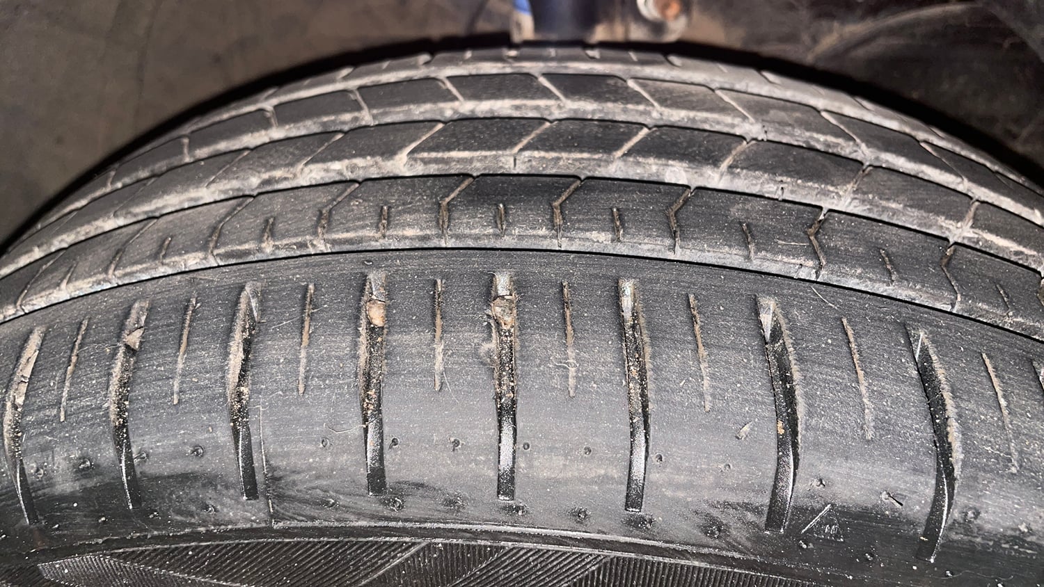 Used 2025 Toyota Glanza V AMT Petrol Automatic tyres RIGHT FRONT TYRE TREAD VIEW