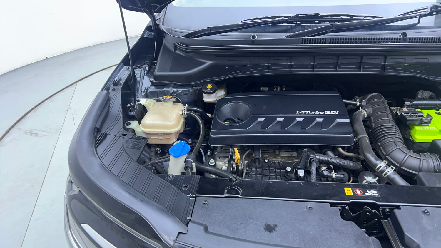 Used 2022 Kia Carens Prestige Plus 1.4 Petrol MT 7 STR Petrol Manual engine ENGINE RIGHT SIDE VIEW
