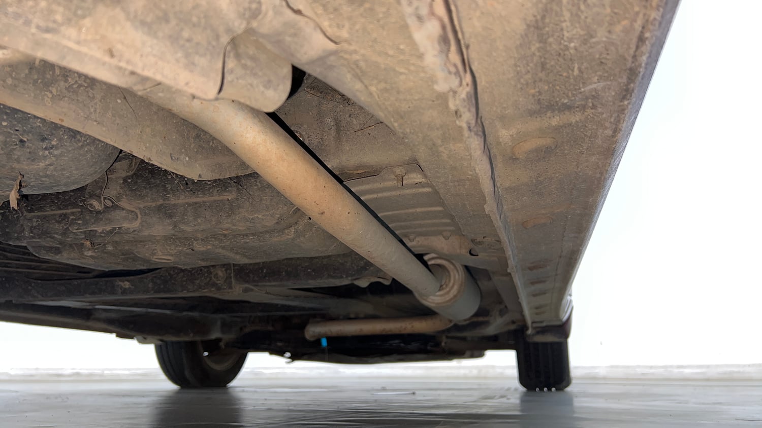 Used 2018 Honda City V CVT Petrol Petrol Automatic extra REAR RIGHT UNDERBODY VIEW