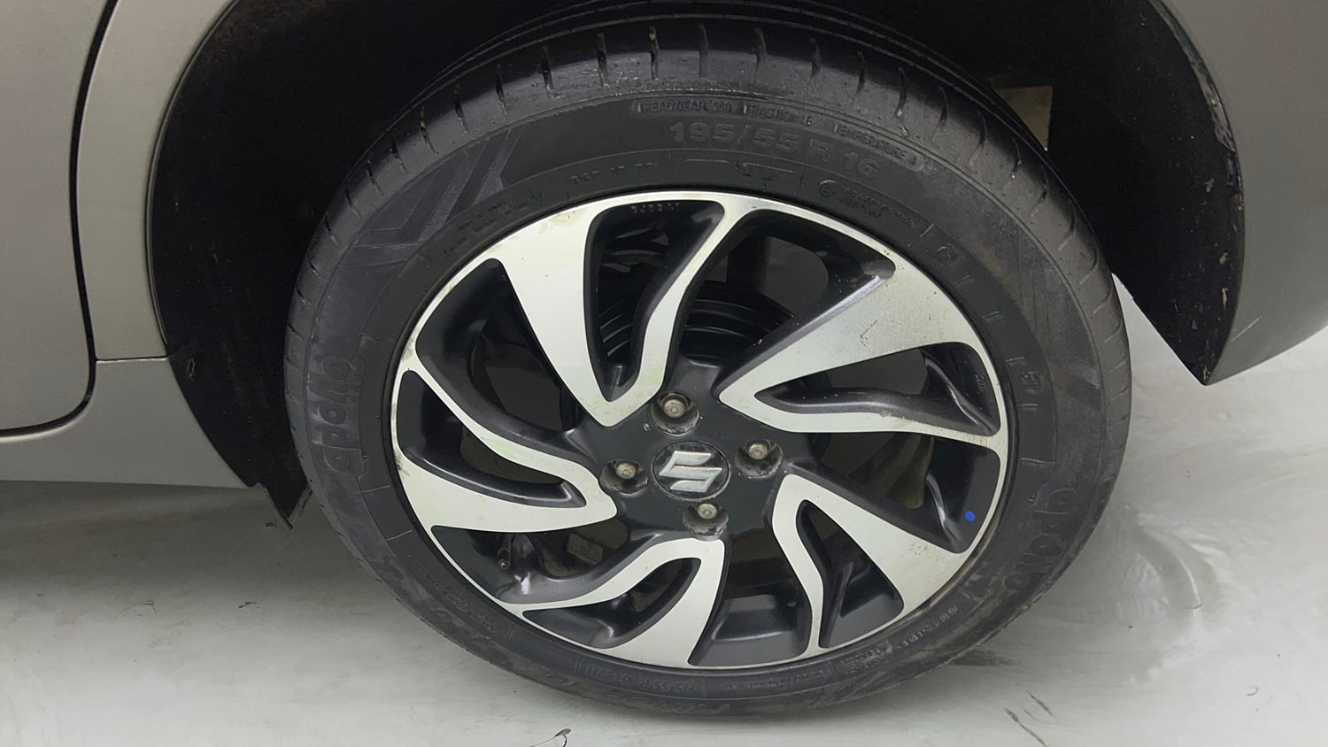 Used 2021 Maruti Suzuki Baleno Zeta Petrol Manual tyres LEFT REAR TYRE RIM VIEW