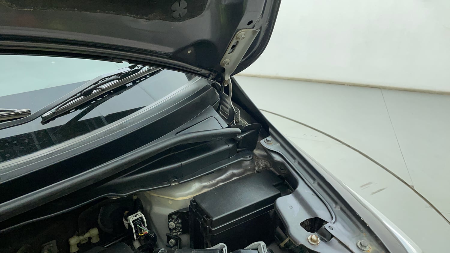 Used 2019 Honda Jazz VX CVT Petrol Petrol Automatic engine ENGINE LEFT SIDE HINGE & APRON VIEW