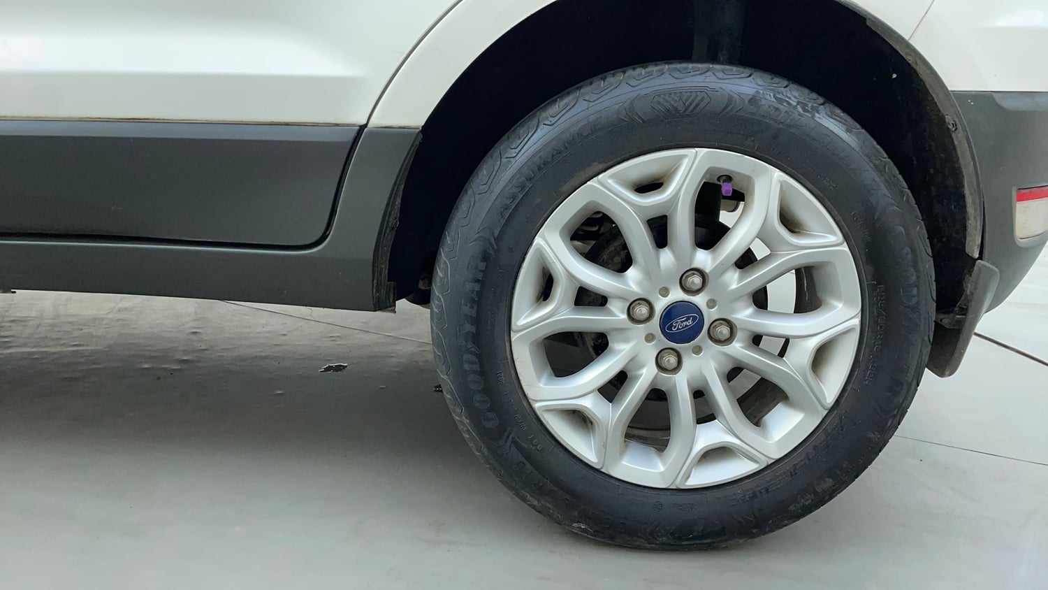Used 2017 Ford EcoSport Titanium 1.5L TDCi Diesel Manual tyres LEFT REAR TYRE RIM VIEW