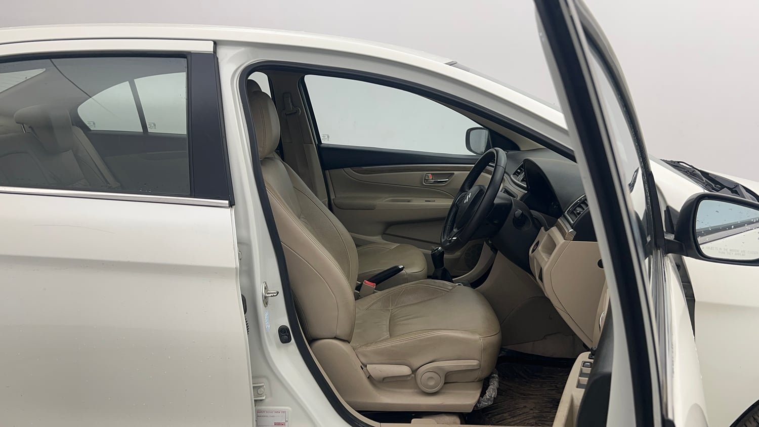 Used 2022 Maruti Suzuki Ciaz Alpha 1.5 Petrol Manual interior RIGHT SIDE FRONT DOOR CABIN VIEW