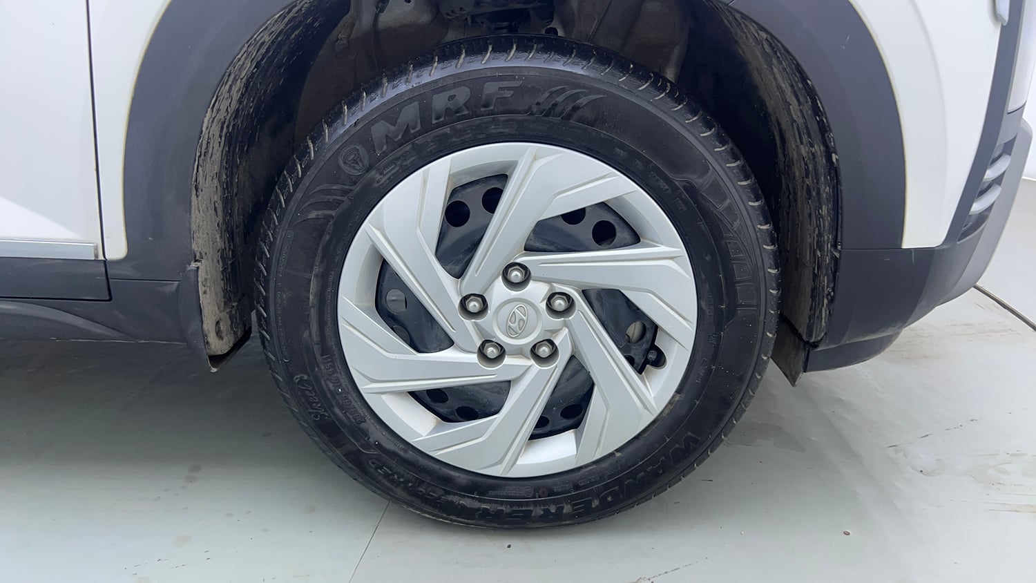 Used 2024 Hyundai Creta 1.5 MPi Petrol MT E Petrol Manual tyres RIGHT FRONT TYRE RIM VIEW