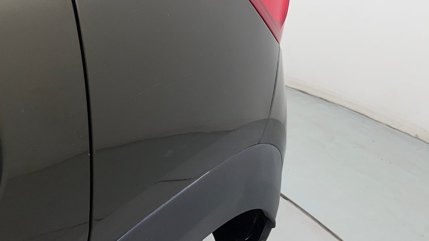Used 2016 Renault Kwid 1.0 RXT Petrol Manual dents MINOR SCRATCH