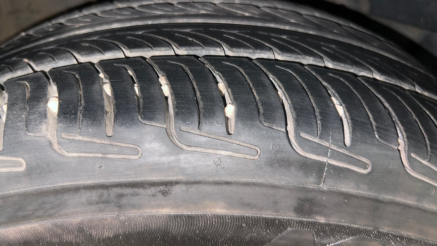Used 2019 Tata Tigor Revotron XZ+ Petrol Manual tyres RIGHT REAR TYRE TREAD VIEW