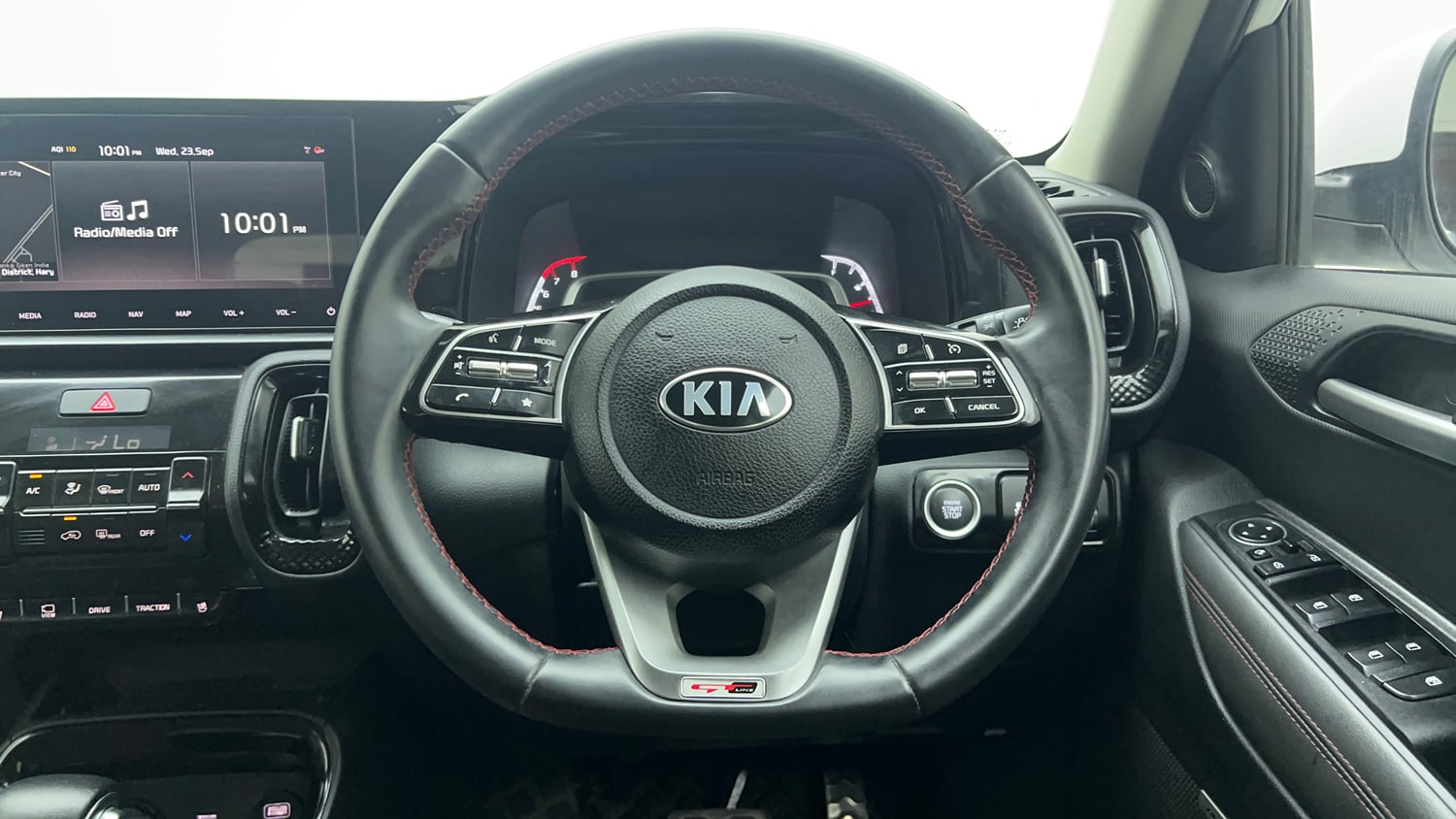 Used 2021 Kia Sonet GTX Plus 1.0 DCT Petrol Automatic interior STEERING VIEW