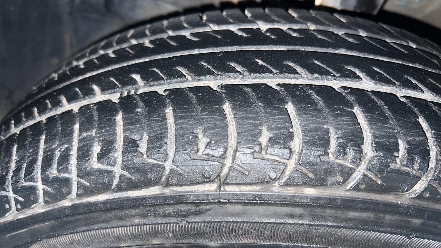 Used 2020 Maruti Suzuki Wagon R ZXi 1.2 Petrol Manual tyres LEFT FRONT TYRE TREAD VIEW
